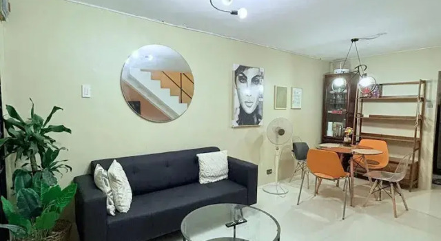 Relax in Style at Angeles Newest Pool Villa Retreat, Prenota Villa Ville a Luzon, Villa
