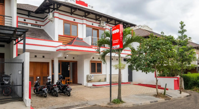 OYO 2728 Sinulingga Residence, Boek Hotel Hotels in Bandung met parkeren, in de buurt van Maranatha University, Parkeren