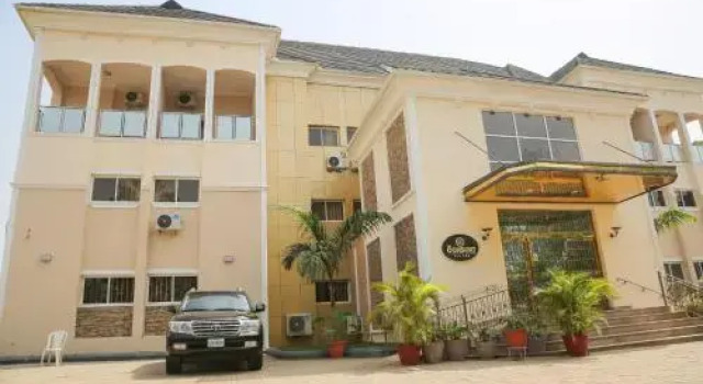 Consort Luxury Suites, Book Hotel Hotels in Bwari with a Pool, Swimming Pool