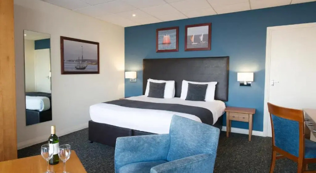 Двухместный номер Standard с видом на гавань Sandbanks Hotel