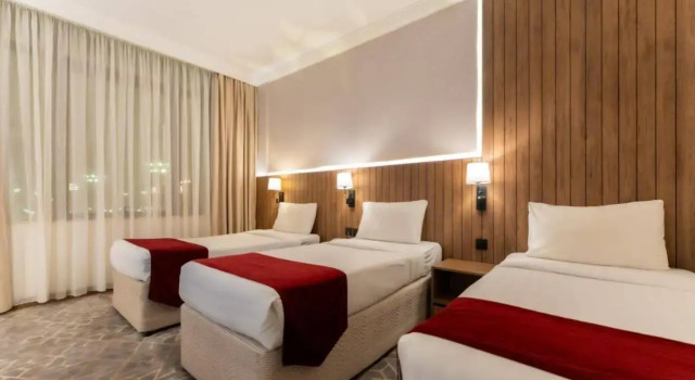 Hayah Golden Hotel, Забронировать Отель Отели Медины с бассейном, рядом с Ворота короля Фадха в мечети Масджид ан-Набави, Бассейн