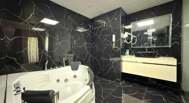 Люкс Royal Tulip Dancenter Suites Sharjah