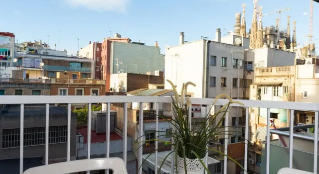 Апартаменты с 4 комнатами с балконом и с видом на город Opening Doors Sagrada Familia II