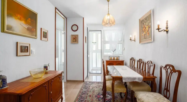 Awesome Apartment in Split With Wifi and 1 Bedrooms, Prenota Appartamento Splitska 