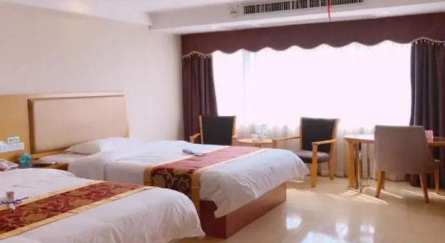 Двухместный номер Standard GreenTree Inn Guilin Lingui JinShan Square JinShui Road Express Hotel