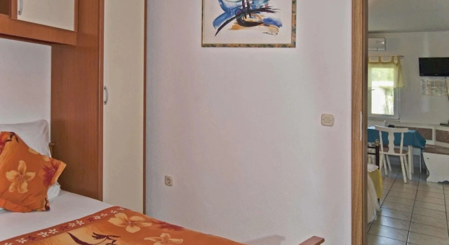 Двухместные апартаменты Apartments Zderic