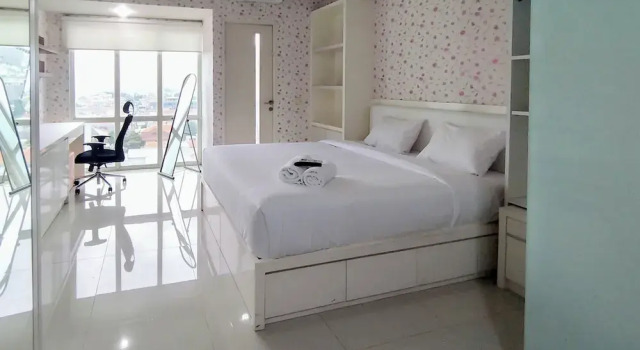 Monolocale Standard Comfy and Warm Studio at The Square Surabaya Apartment