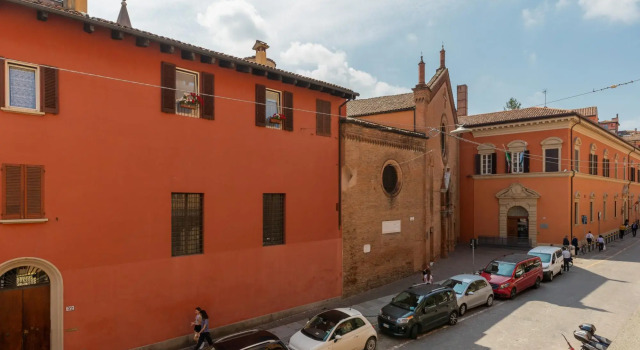 Via D'Azeglio 37 - Casa dell'Auriga, Забронировать Отель Болонья провинция Болонья, рядом с Башня Гарисенда