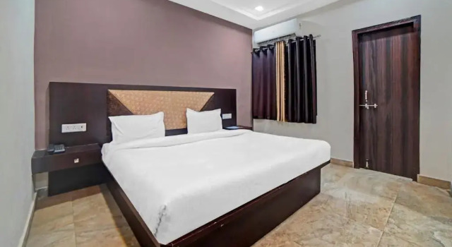 Collection O 85449 Edge Hotel