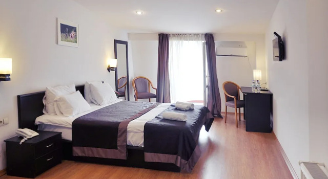 Двухместный номер Standard с балконом и с видом на горы Hotel Corner