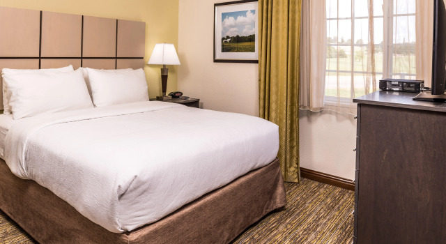 Candlewood Suites Kansas City Speedway by IHG