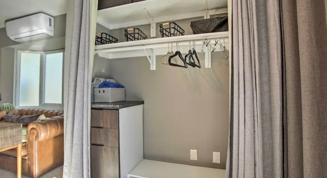 1 Mi to Deerfield Beach: Stylish Studio w/ Pool!