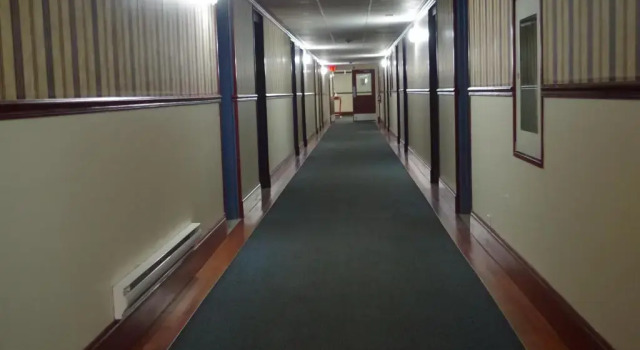 Четырёхместный номер Standard Causeway Bay Hotel Sparwood