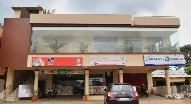 OYO 6598 White Wings, Buchen Sie Hotel Kushalnagar 