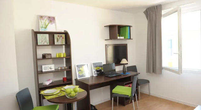 Central Fac, Rezerwuj Hotel Bourg-en-Bresse Ain