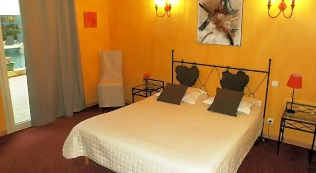 Номер Superior Hotel The Originals Aix-en-Provence Nord Le Village Provençal (ex Inte