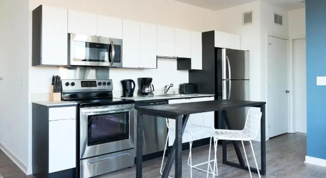 Апартаменты Superior Vibrant Uptown Suites by Sonder