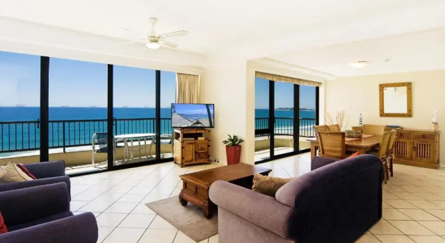 Апартаменты Pelican Sands Beach Resort