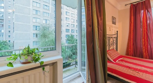 FlatHome24 on Tovarishcheskiy 26, Rezervovat Hotel Nevskiy district Petrohrad, poblíž Ulitsa Dybenko Metro Station