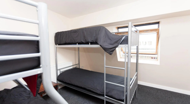 Кровать в общем номере Budget Hostel