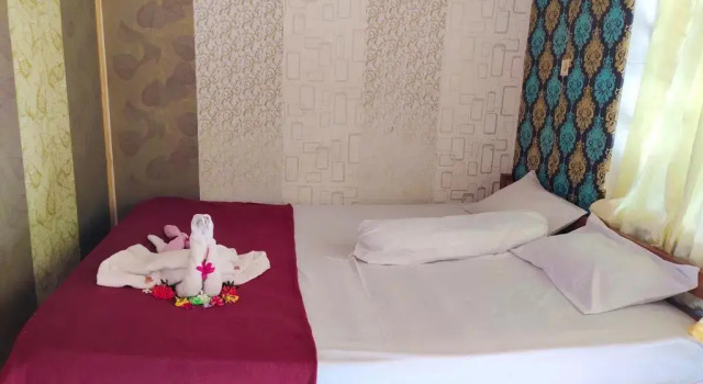 Hotel Artha, Rezervasyon Otel Mataram Lombok, Meru Temple yakınında