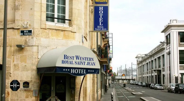 Четырёхместный номер Standard Best Western Plus Gare Saint-Jean
