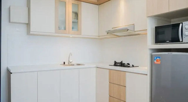 Апартаменты Minimalist Spacious Studio Room At Apartment Galeri Ciumbuleuit 1