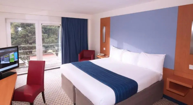 Двухместный номер Executive Ramada by Wyndham London North M1