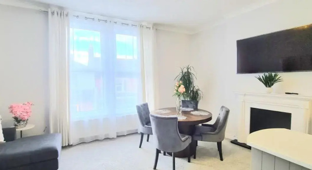 Spacious 3 bedroom flat near the sea, Забронировать Отель Борнмут Дорсет, рядом с Концертная площадка O2 Academy Bournemouth
