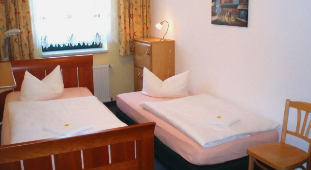 Hotel Garni Nussbaumhof, Réserver Hôtel Hôtels à Ückeritz avec parking, Parking