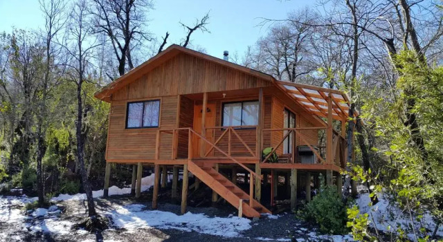 Cabañas Los Cuatro Robles, Book Hotel Hotels in Pinto with Parking, Parking