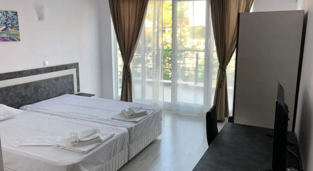 Трёхместный номер Standard с балконом Sunny Beach Family Resort