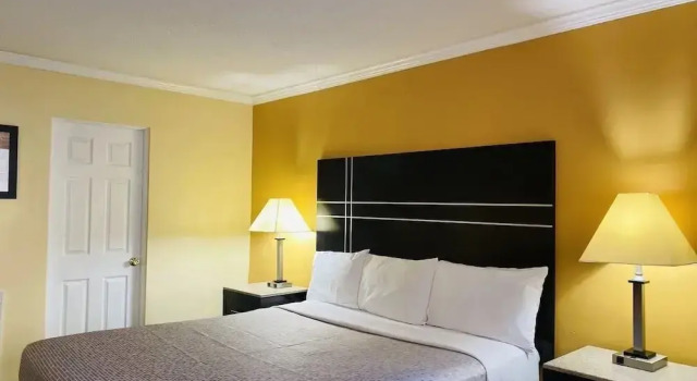 Econo Lodge Boardwalk, Забронировать Отель Атлантик-Сити Джерси-Шор, рядом с Театр искусств "Данте Холл"