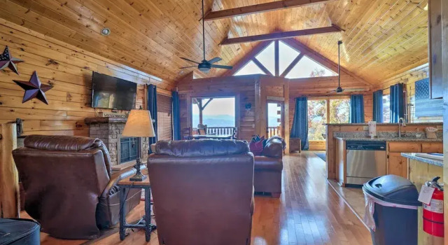 Pigeon Forge Mountain Cabin: Hot Tub & Resort Pool