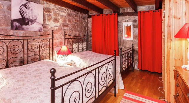 Charming Farmhouse in Cros-de-Georand with Swimming Pool, Rezervasyon Otel Cros-de-Georand Ardèche