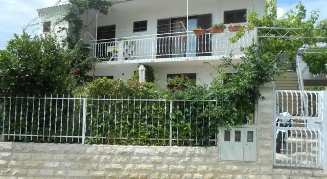 Apartments Senje, Rezervovat Apartmán Hotely v Vis s bazénem, Bazén
