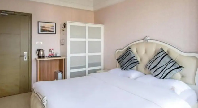 Floral Hotel · Yongjia Big House hotel (Furong Ancient Village Lishui Ancient Street), Prenota Hotel Wenzhou Zhejiang