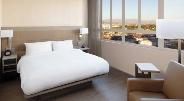 Двухместный номер Mobility Accessible AC Hotel by Marriott Beverly Hills