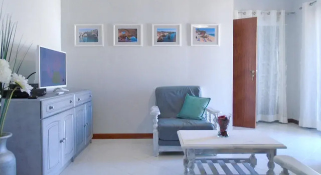 Apartment With 2 Bedrooms in Armação de Pêra, With Wonderful sea View, Shared Pool, Furnished Garden - 250 m From the Beach, Rezerwuj Apartament Hotele w Algarve z parkingiem, Parking
