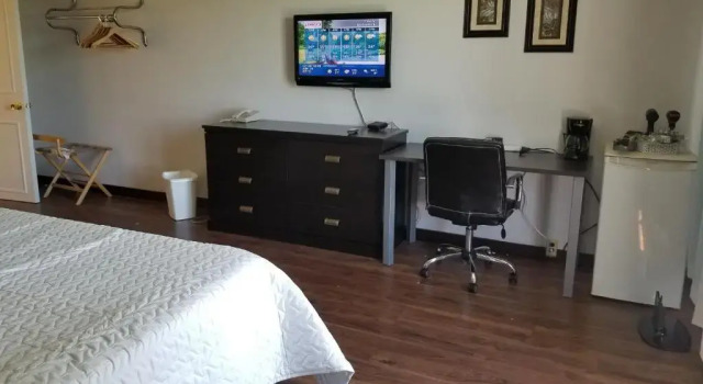 Номер Deluxe Knights Inn Woodstock