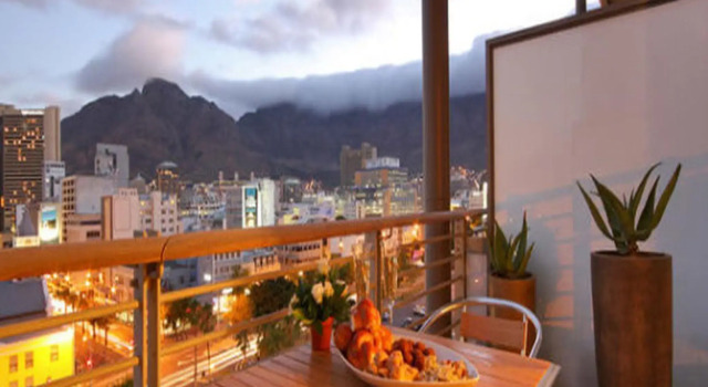 Happy Ours Luxury Charter