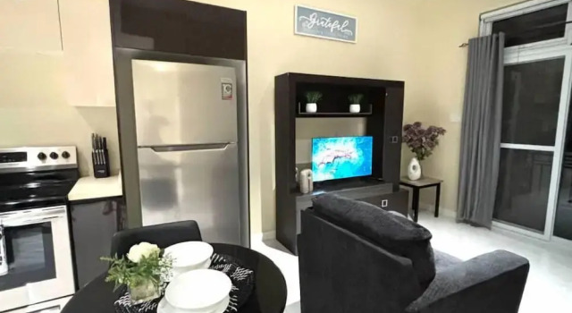 Апартаменты One Bedroom City Apartment with Pool