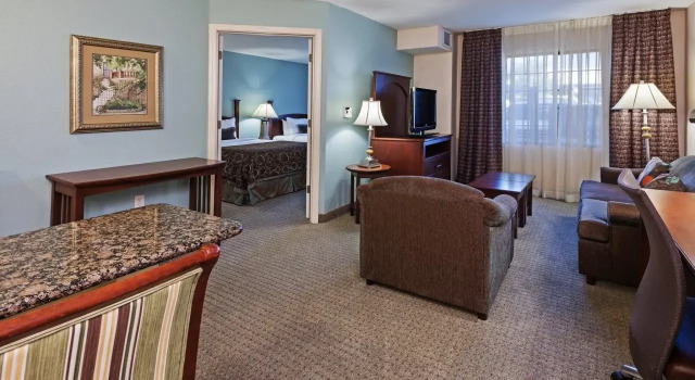 Staybridge Suites Northwest near Six Flags Fiesta, 预订 酒店 圣安东尼奥 Bexar County