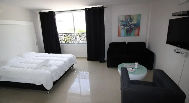Студия Rich Royal Suites
