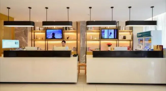 City Comfort Inn Suizhou Yanhe Avenue, Prenota Hotel Hotel a Suizhou con parcheggio, Parcheggio