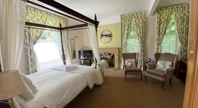 Люкс Haselbury Mill Hotel and Restaurant