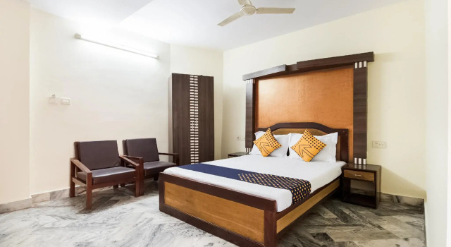 SPOT ON 63792 Vaasthu Inn, Boek Hotel Alipur Andhra Pradesh