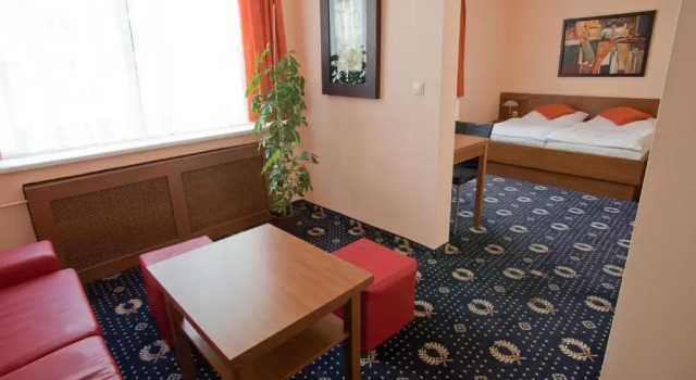 Люкс с балконом Gremium Apartments