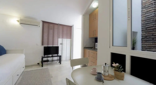RentalSevilla Estudio con terraza junto a la Alameda, Забронировать Отель Севилья провинция Севилья, рядом с La Torre de Don Fadrique