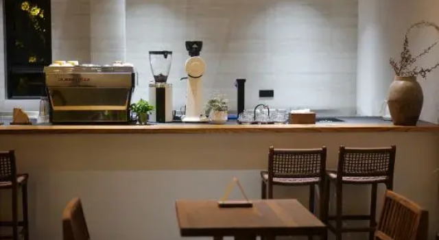 Yoyo Erting Sea-view Designer Guesthouse (Erhai Ecological Corridor Branch)